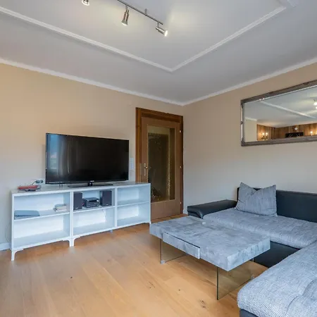 Haus Edith هوبفغراتن إم بريكسنتال